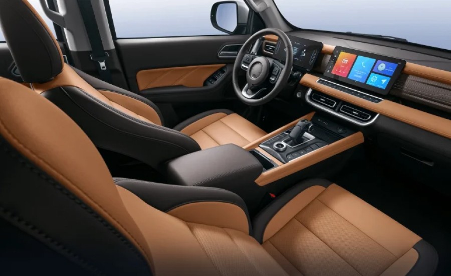 Сиденья с вставками из натуральной кожи и функциями подогрева и вентиляции